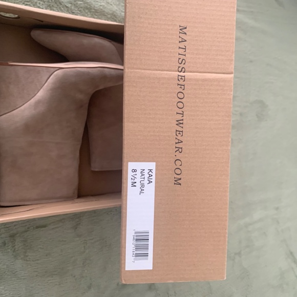 Boots - Picture 7 of 7